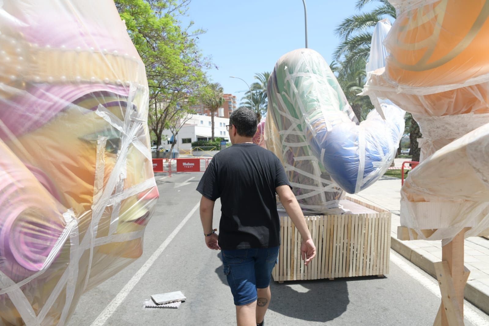 Las Hogueras toman ya las calles de Alicante