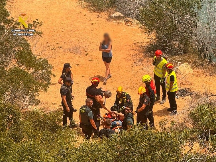 Rescue of the injured man.