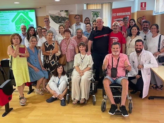 Participantes en la jornada 'La ELA en Casa', celebrada en el Departamento de Salud Alicante-Sant Joan d'Alacant.