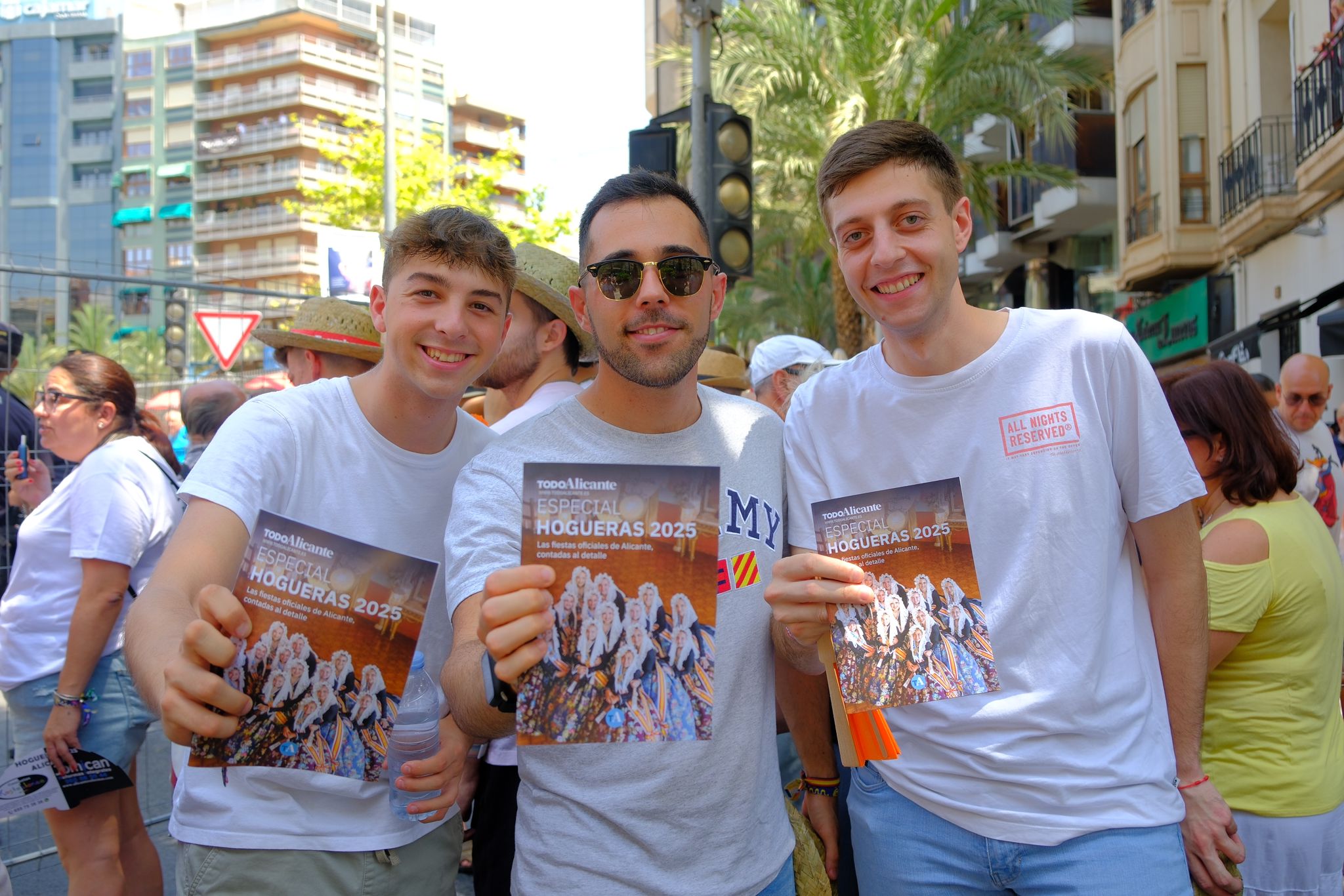 Los alicantinos se hacen con la revista de Hogueras de TodoAlicante
