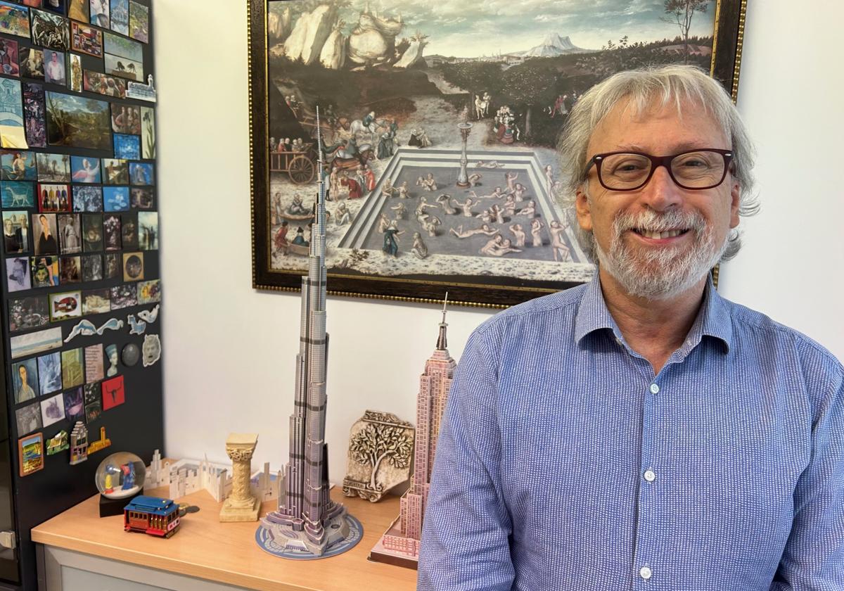 El catedrático de la UA, Juan Antonio Roche.