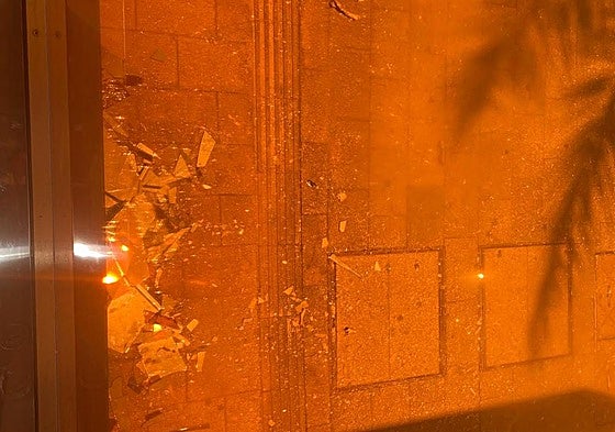 Cristales rajados por el estruendo de la mascletà.