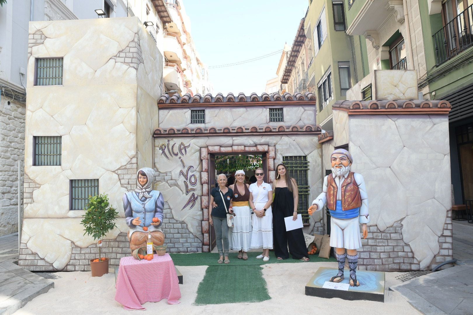 Todas las barracas que han optado a la portalada más alicantina de TodoAlicante