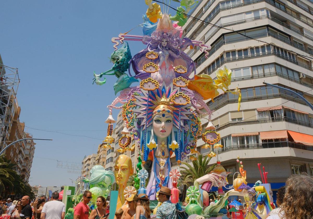 'Aromas', the monument of Diputació Renfe.