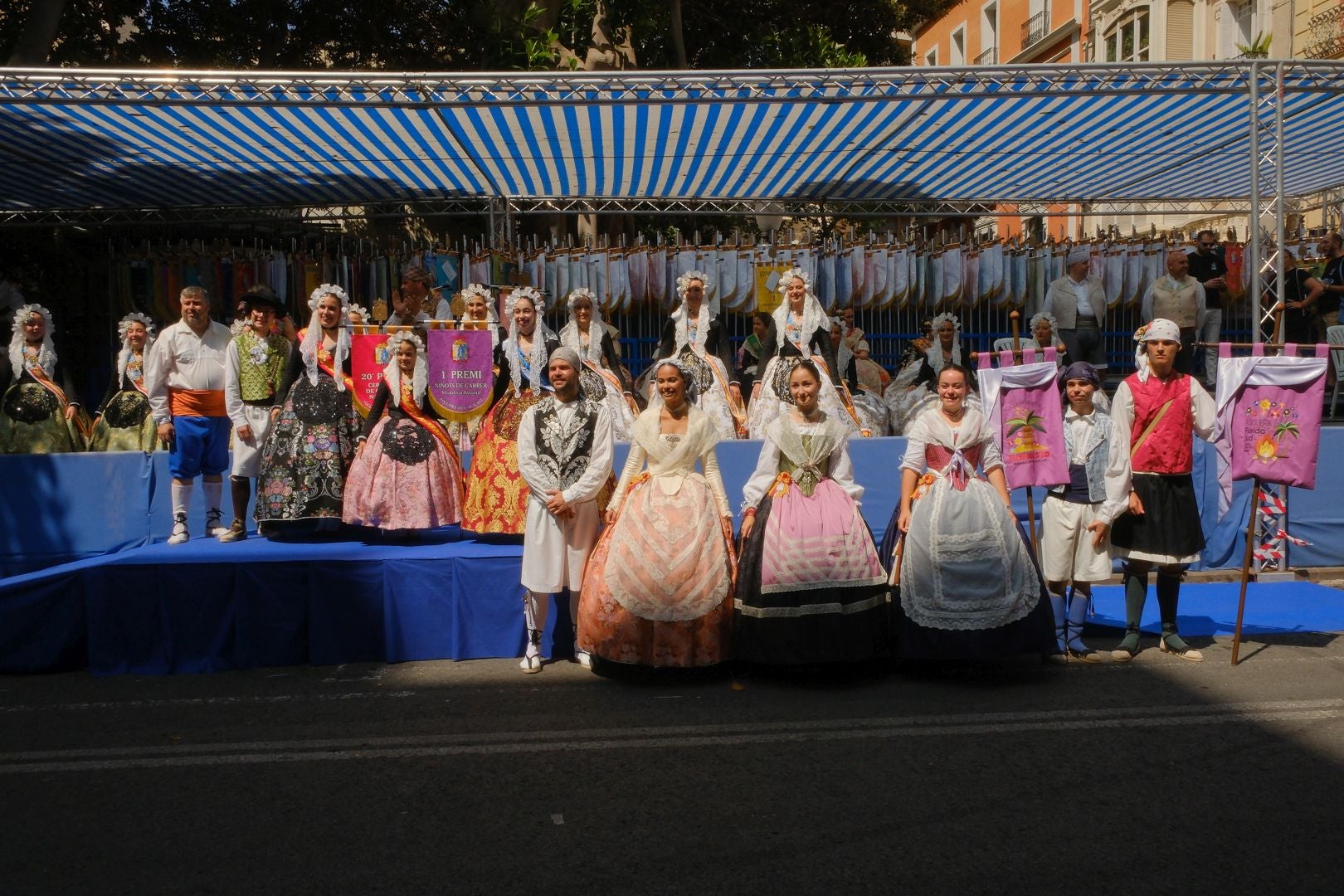 ¿Has recogido premio en las Hogueras de Alicante? Búscate en las fotos (I)