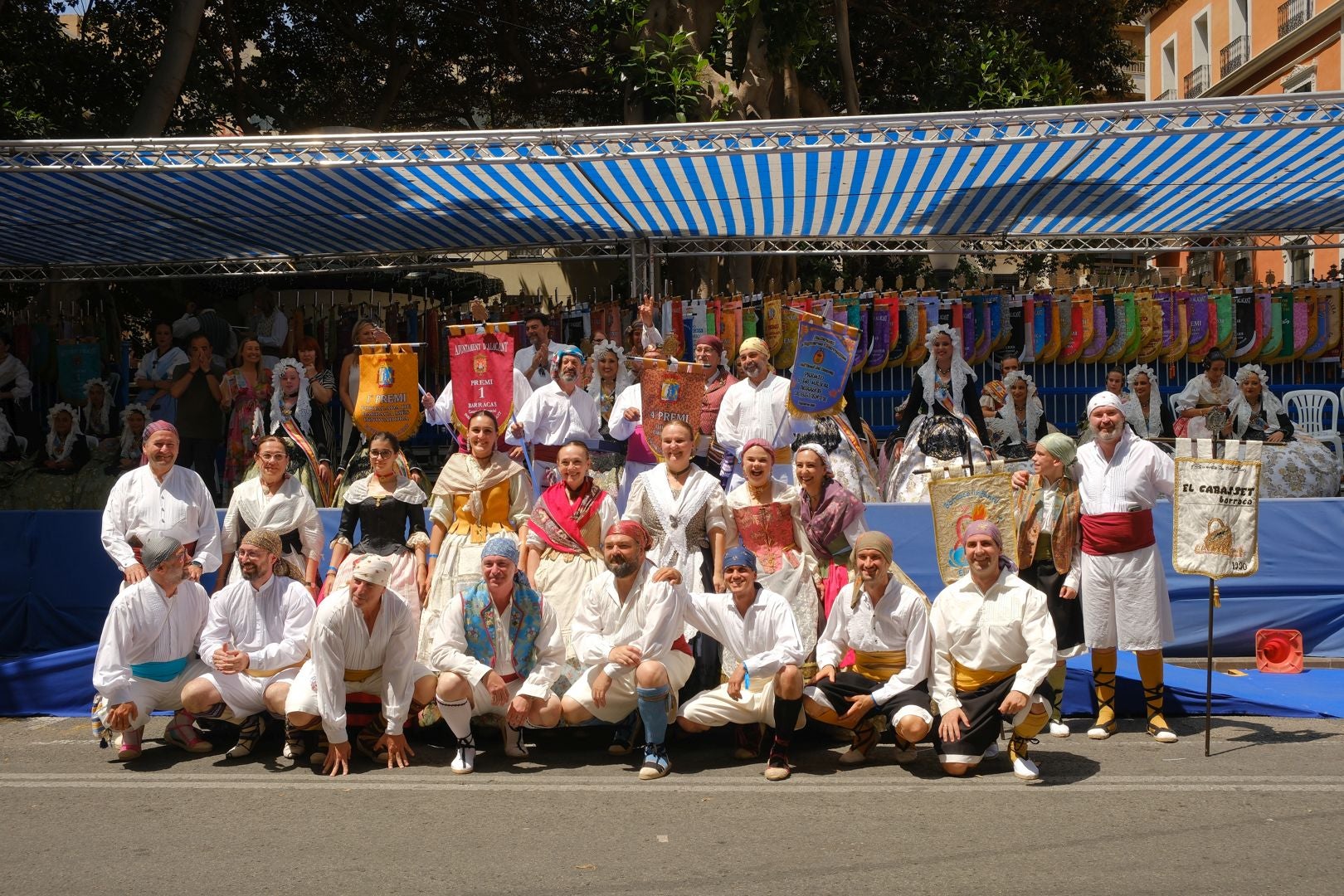 ¿Has recogido premio en las Hogueras de Alicante? Búscate en las fotos (I)