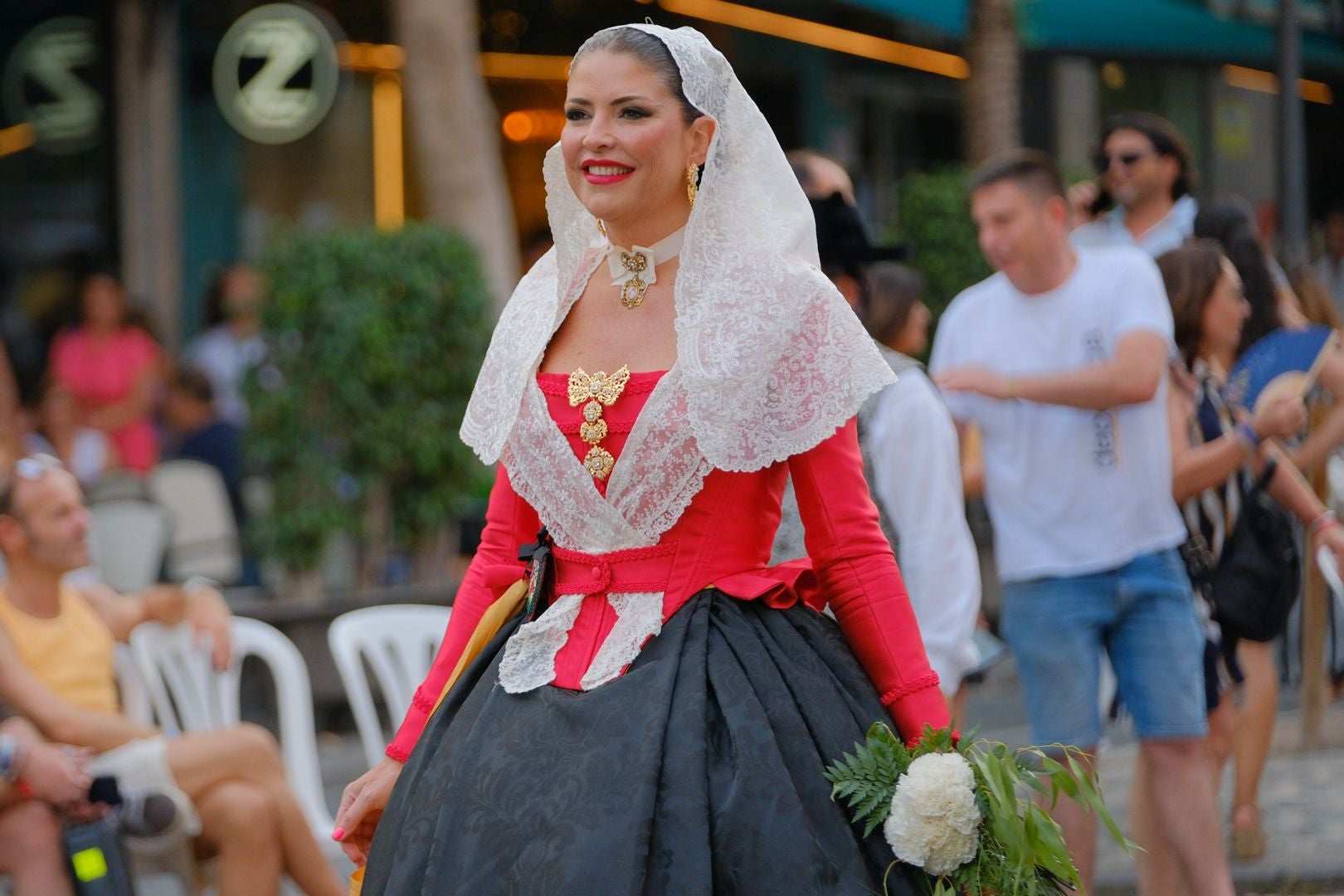 Las Hogueras cumplen con la patrona de Alicante