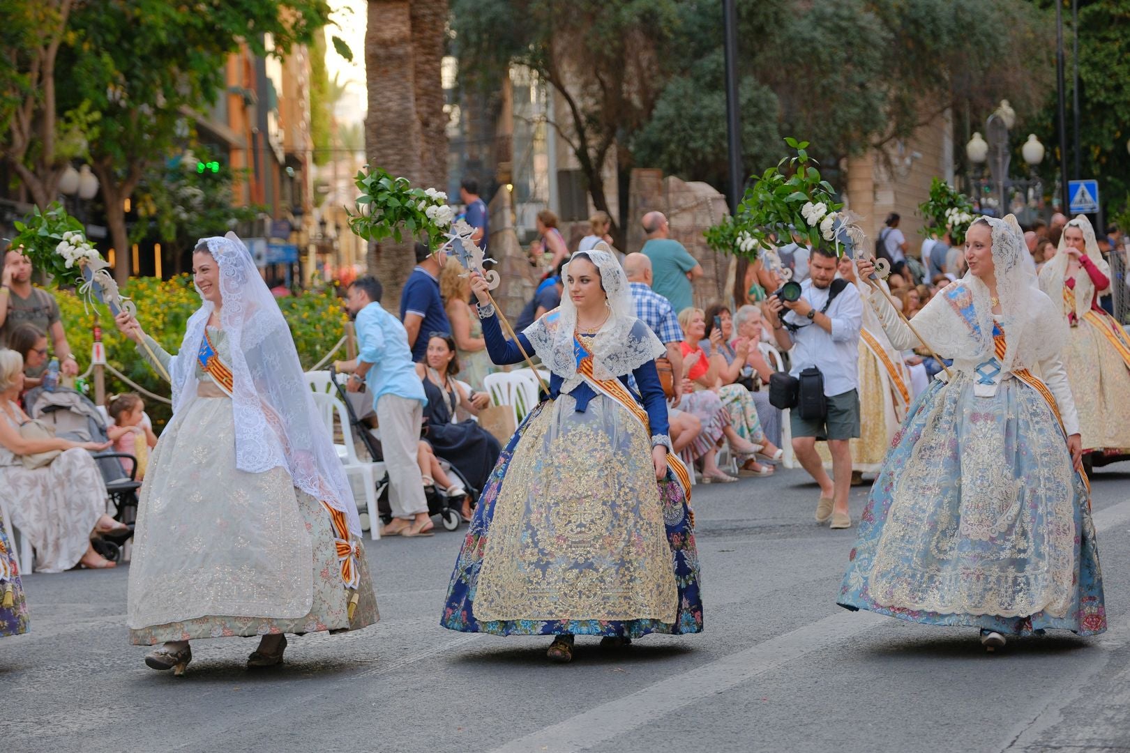 Las Hogueras cumplen con la patrona de Alicante