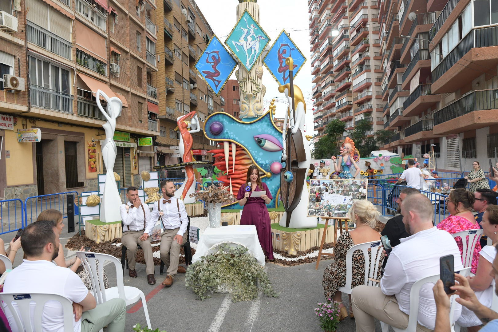 La hoguera como testigo de una boda en Alicante