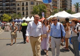 Representantes políticos en la mascletà del 23 de junio.