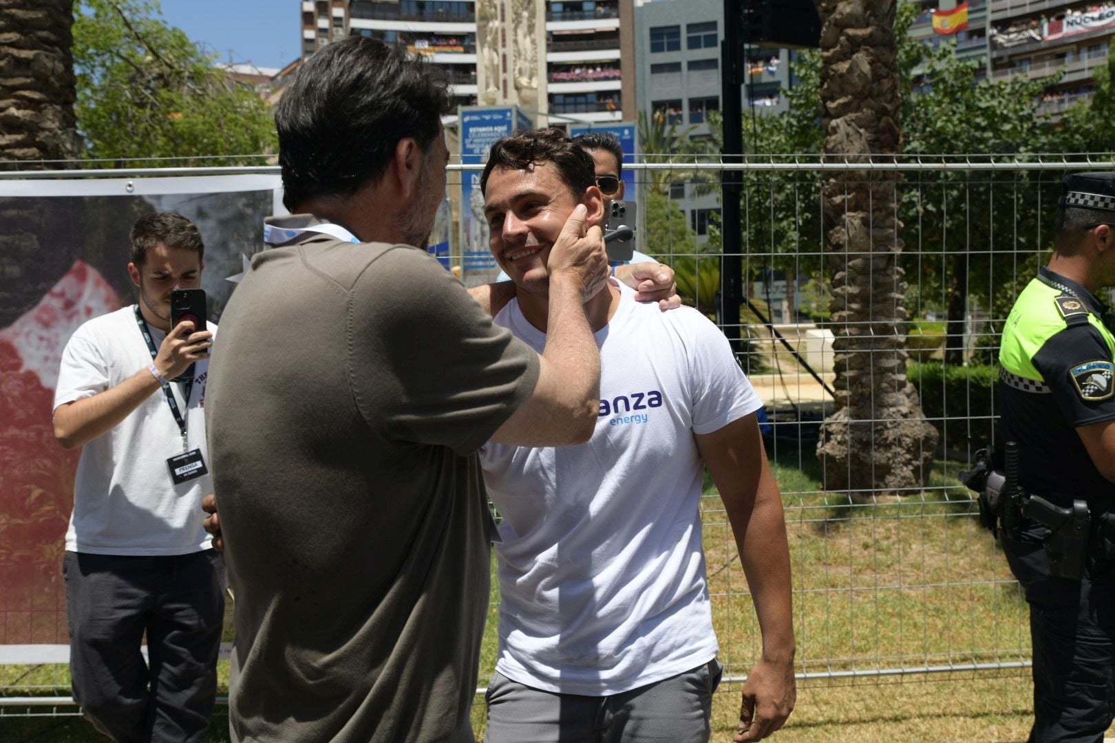 Emoción por todos los poros en la última mascletà de las Hogueras 2025