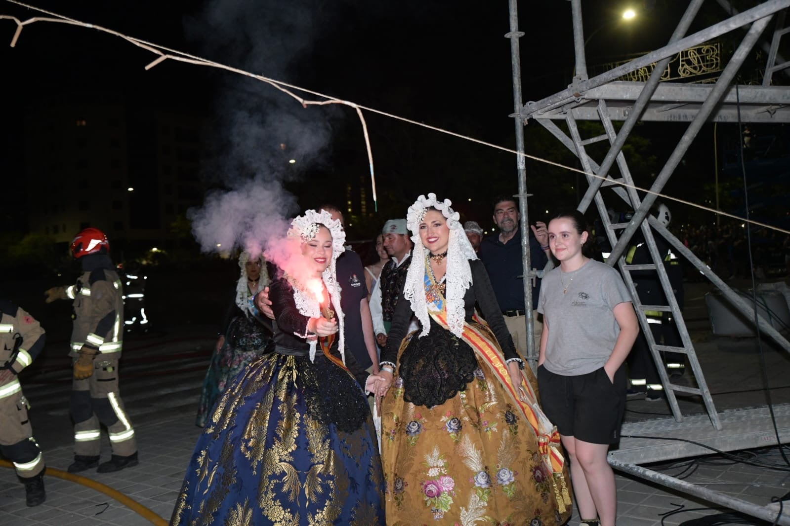 Cremà del primer premio de las Hogueras de Alicante: &#039;Vanity&#039; cae rendida al fuego del triunfo