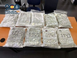 Paquetes intervenidos por la policía.