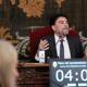 Imagen principal - Barcala saca adelante en el Pleno el plan de ajuste del Ayuntamiento de Alicante