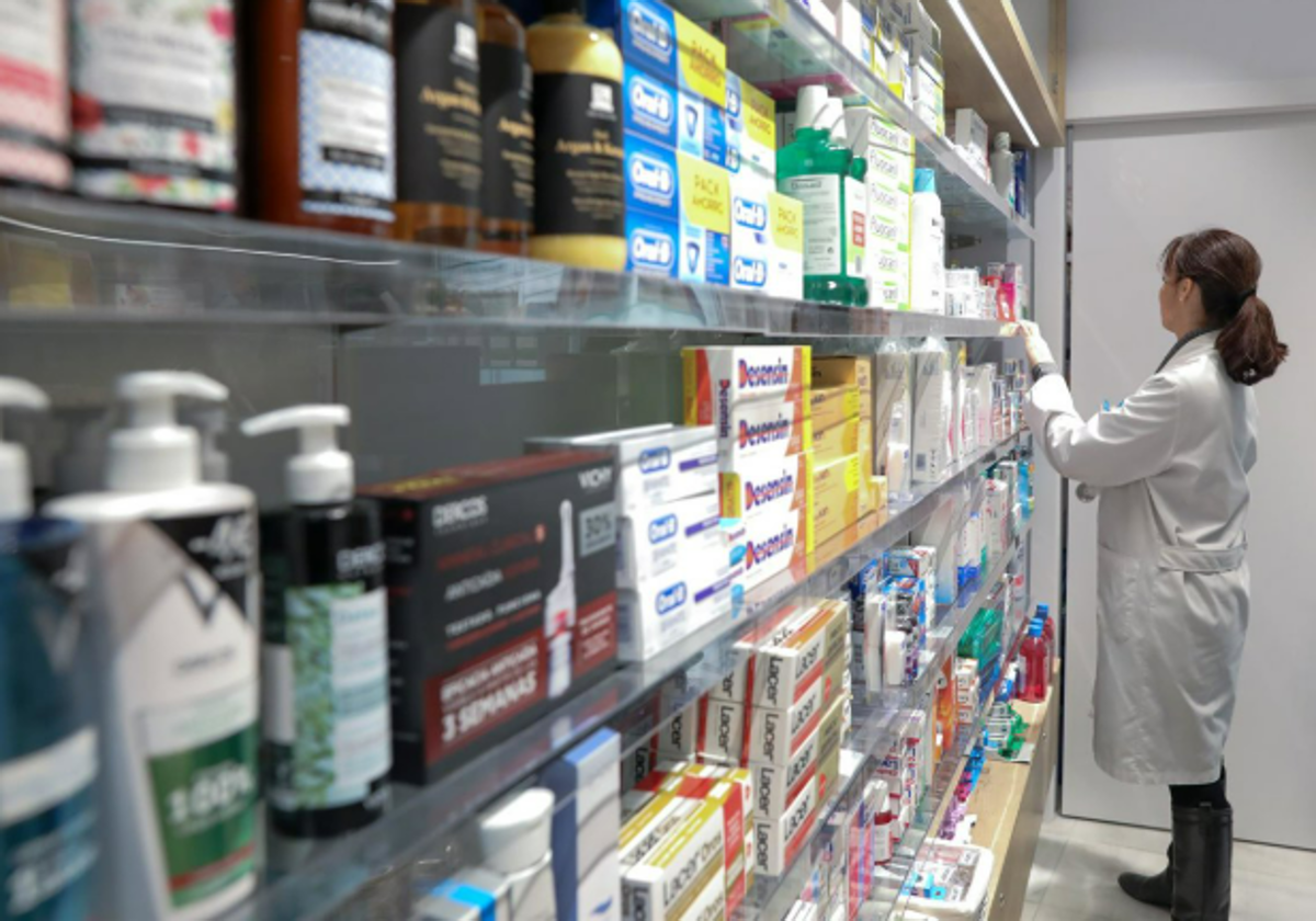La Generalitat aporta a cada mes a las farmacias el importe financiado de los medicamentos que adquieren los usuarios.