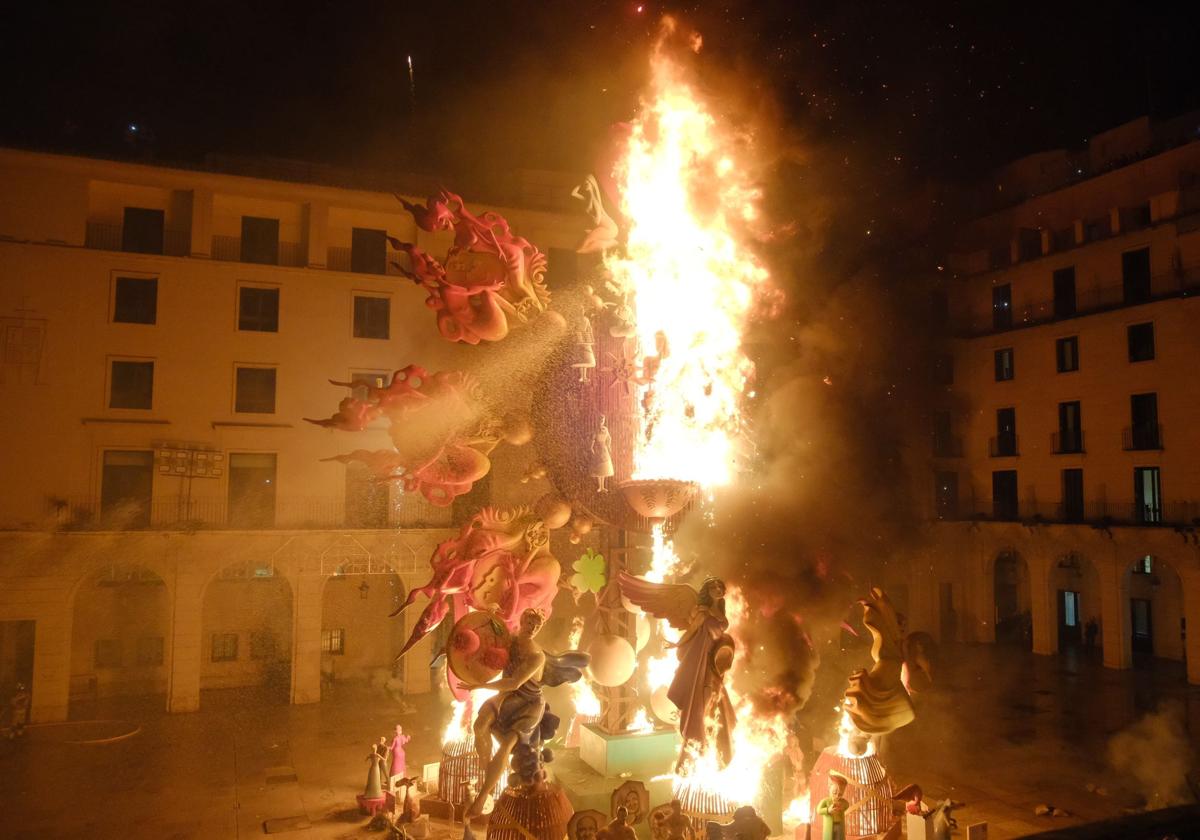 Cremà de la Hoguera Oficial 2025.