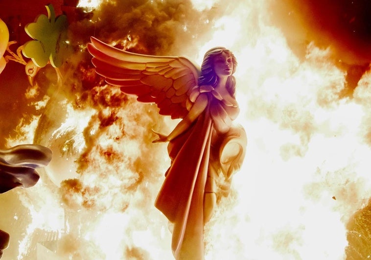 Cremà of 'Identity', Alicante's official bonfire 2025.