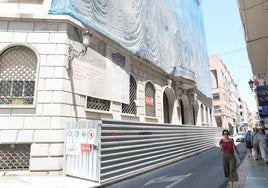 Facahada del centro sanitario de la calle Gerona de Alicante.