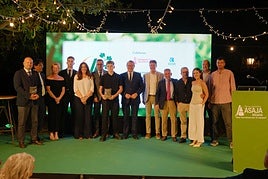 Foto de familia de los premiados