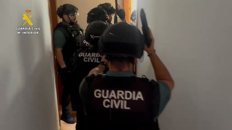 Entrada en el domicilio por efectivos de la Guardia Civil.
