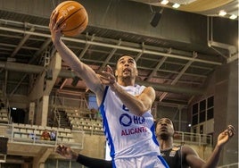 Imagen de un partido del HLA Alicante en el Pedro Ferrándiz.