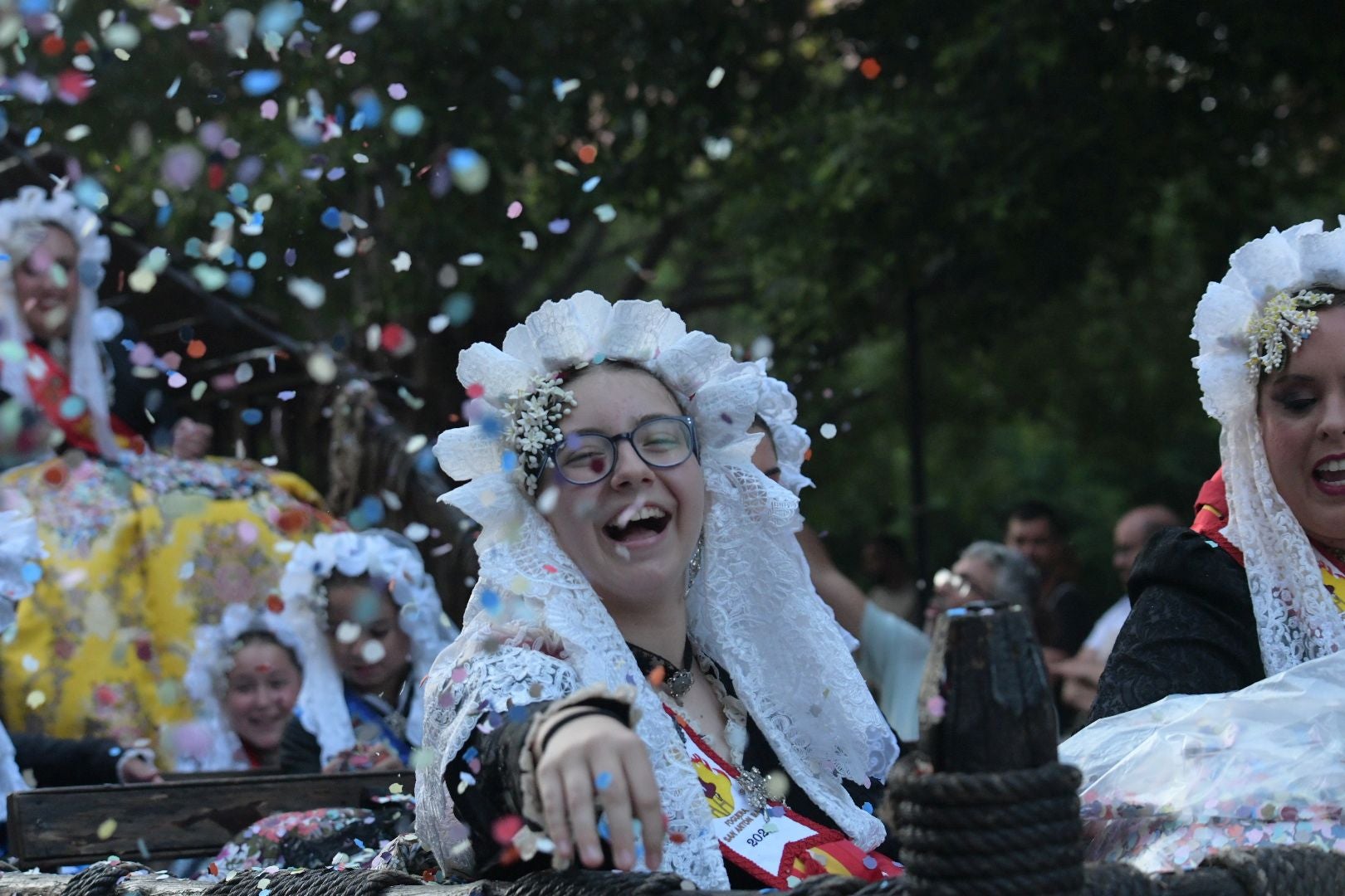El Coso Multicolor pone fin a las Hogueras de Alicante 2025