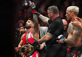 Topuria tras vencer en su combare contra Charles Oliveira.