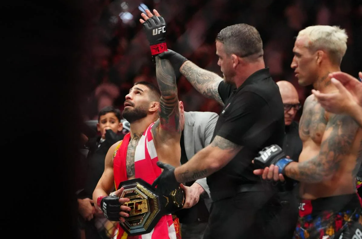 Topuria tras vencer en su combare contra Charles Oliveira.