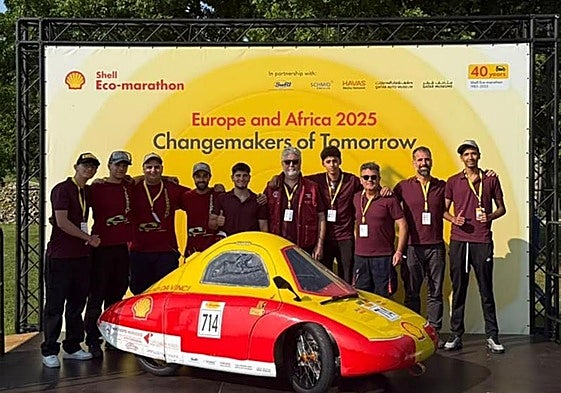 Equipo del IES Leonardo Da Vinci con su prototipo ganador.