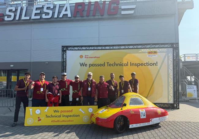 Team of IES Leonardo Da Vinci with their winning prototype.