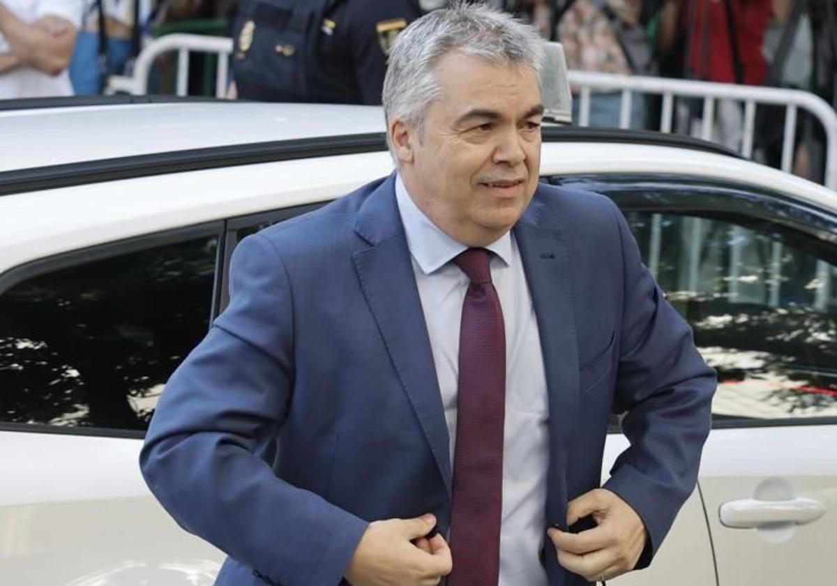 Former PSOE Organisation Secretary Santos Cerdán arriving at the Supreme Court.