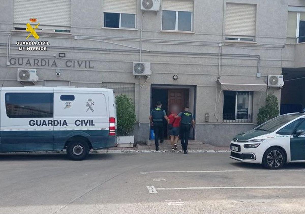 Detención del hombre que grababa en el vestuario del gimnasio.