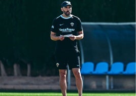 Eder Sarabia, durante un entrenamiento del Elche.