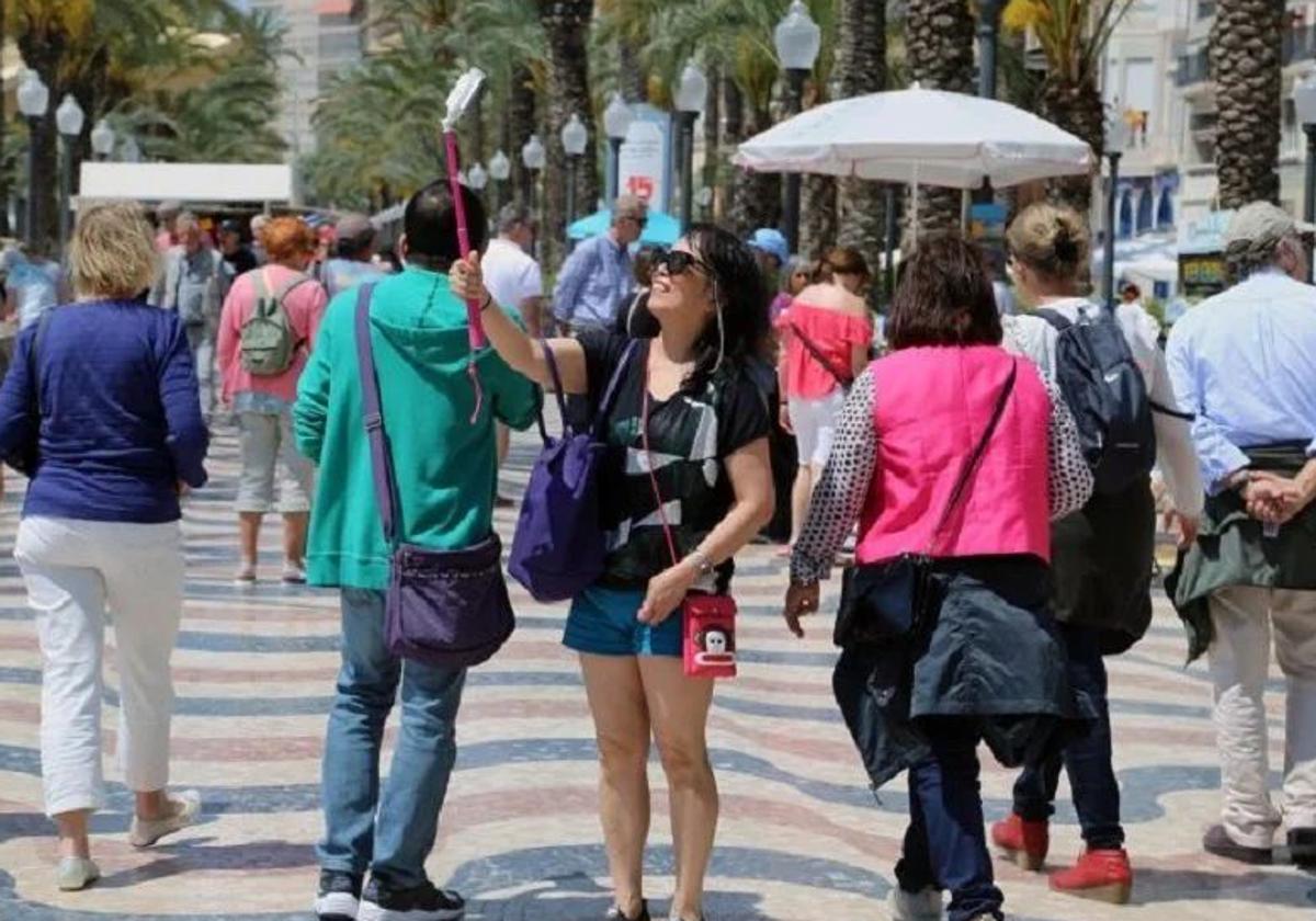 Turistas de cruceros en Alicante