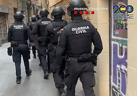 Imágenes de la operación policial que ha permitido desarticular la red criminal.