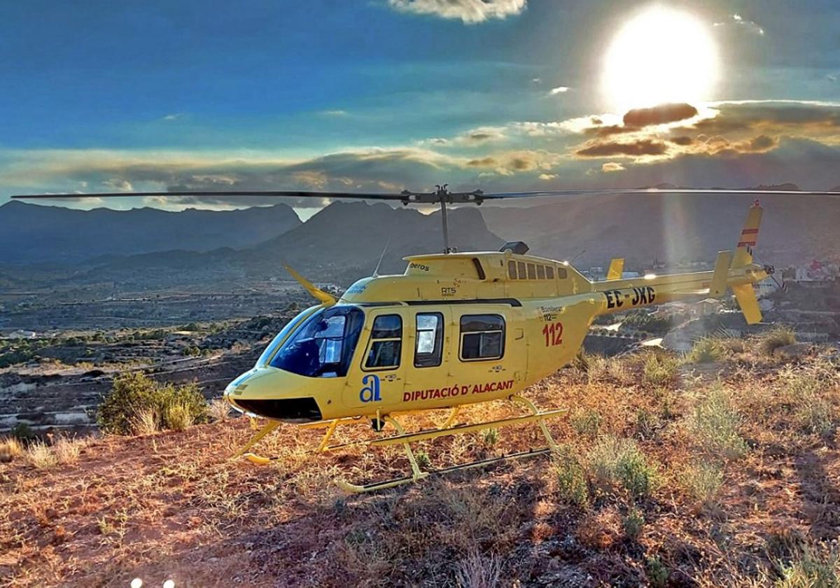 Imagen de archivo de un helicóptero de la Diputación de Alicante.