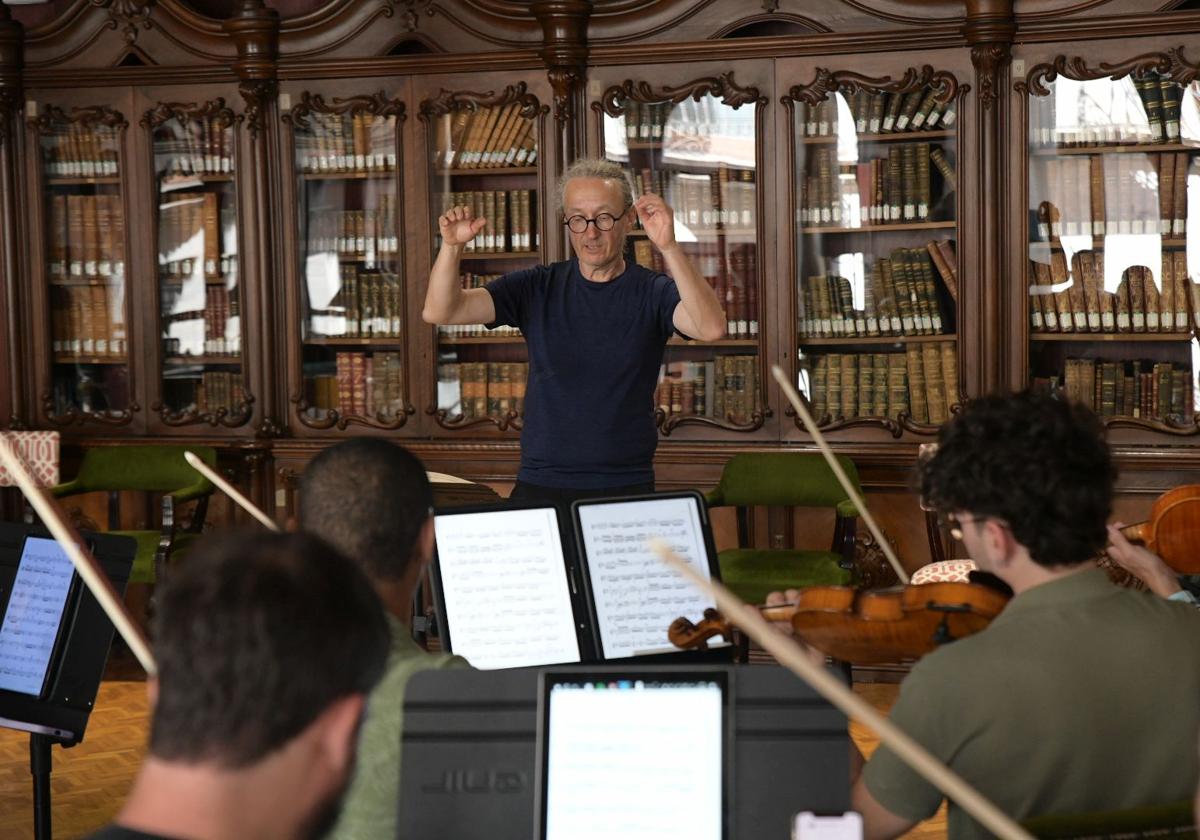 Marcus Hartmann during rehearsals in Alicante.