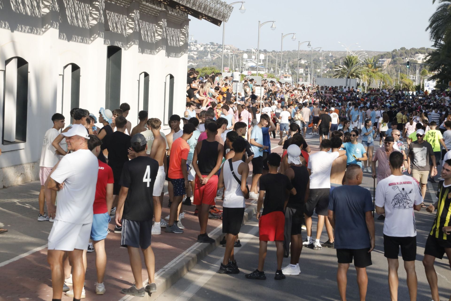 Así ha sido la entrada y primera sesión de &#039;bous a la mar&#039; en Dénia