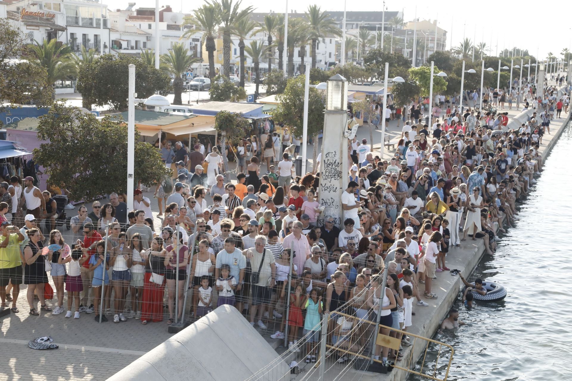 Así ha sido la entrada y primera sesión de &#039;bous a la mar&#039; en Dénia