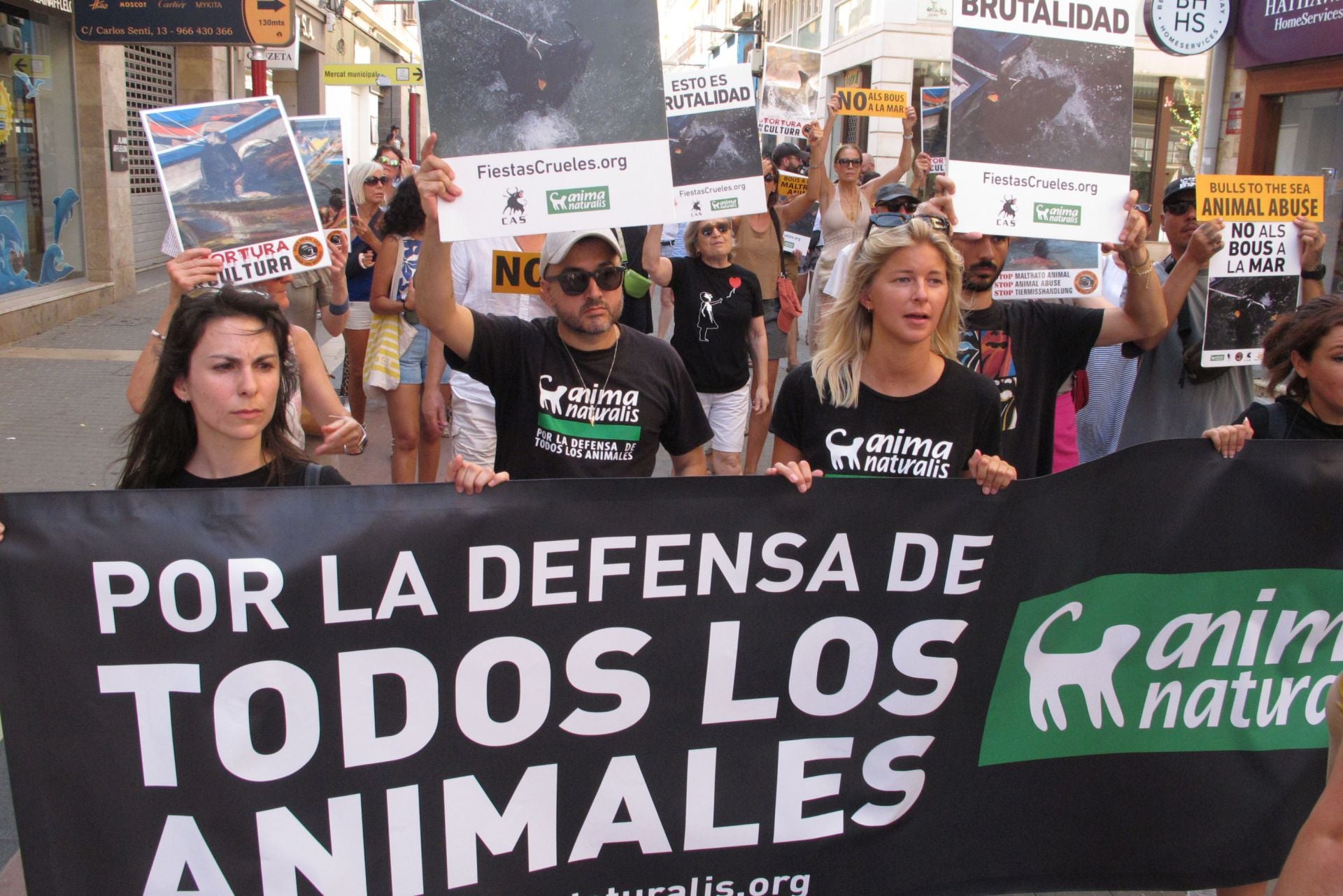 Protestas en Dénia contra els 'Bous a la mar'