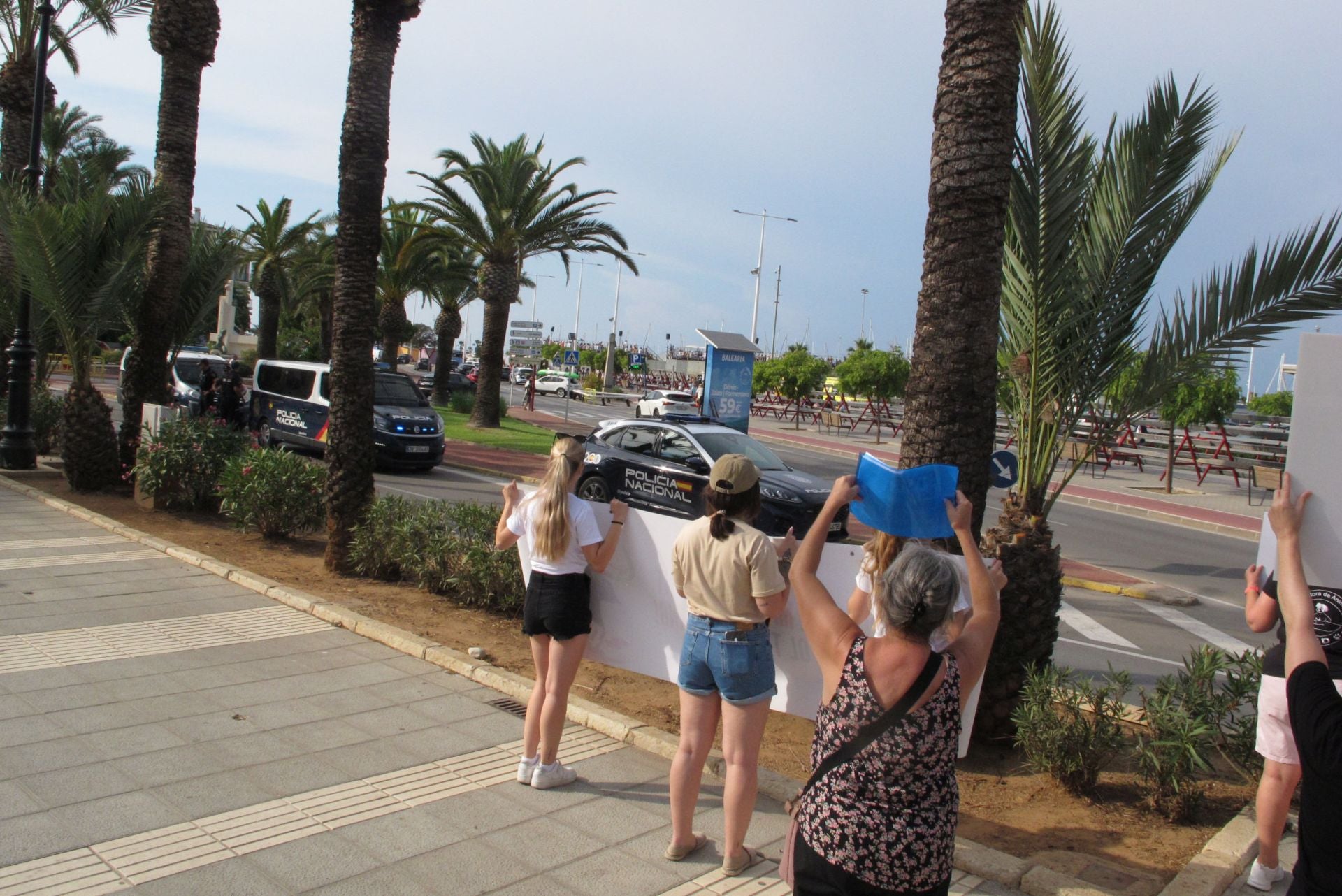Protestas en Dénia contra els 'Bous a la mar'