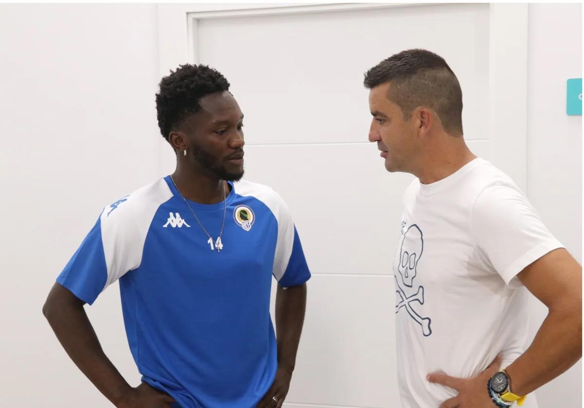 Imagen principal - Hércules willing to pay transfer fee for centre-back Rentero
