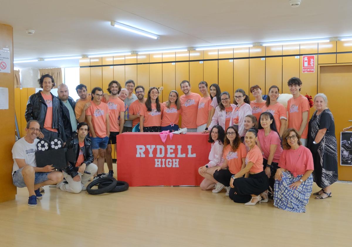 Imagen principal - Rehearsal of the musical 'Grease' by the UA Choir.
