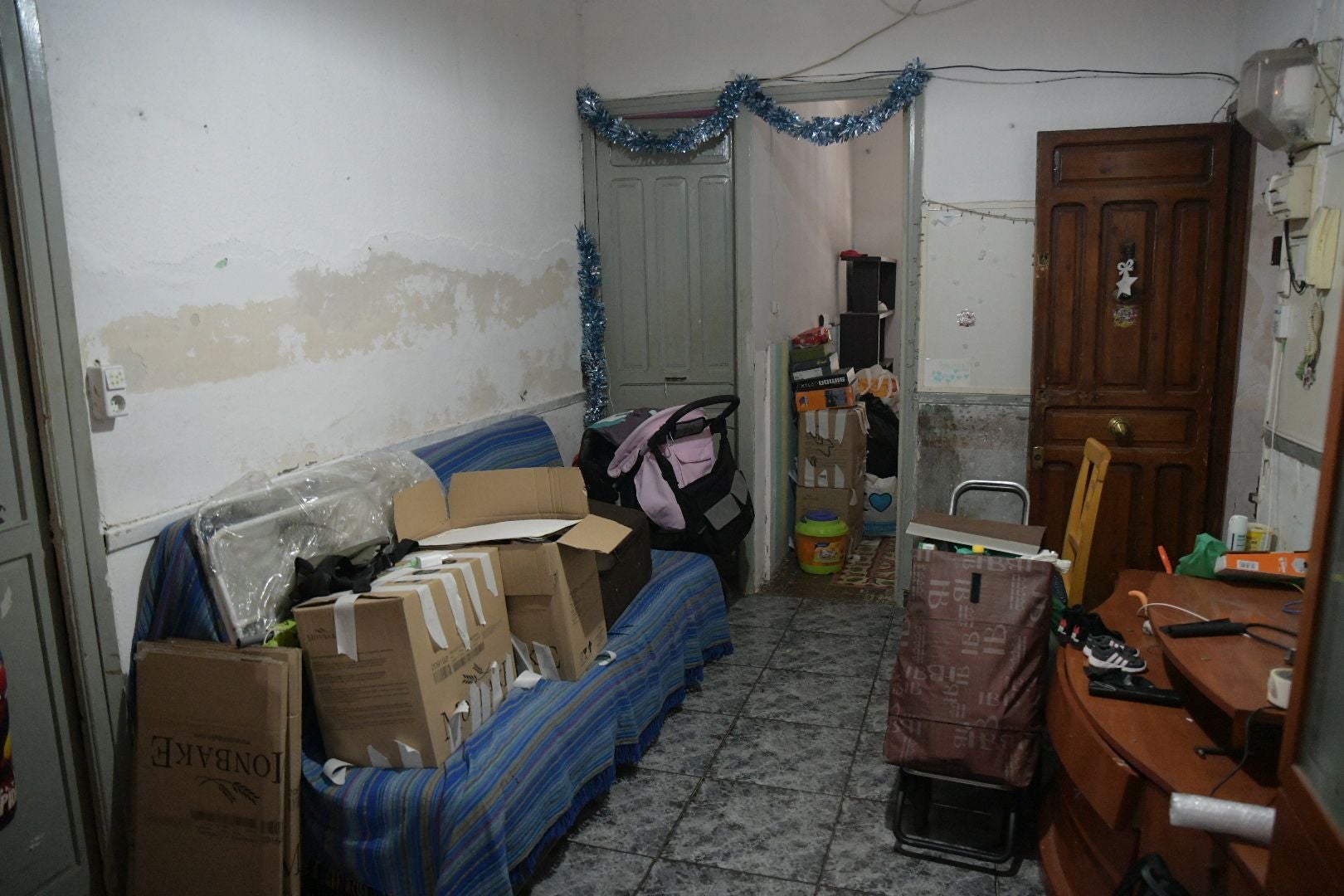 Imagen secundaria 1 - Detalles de las humedades de la casa.