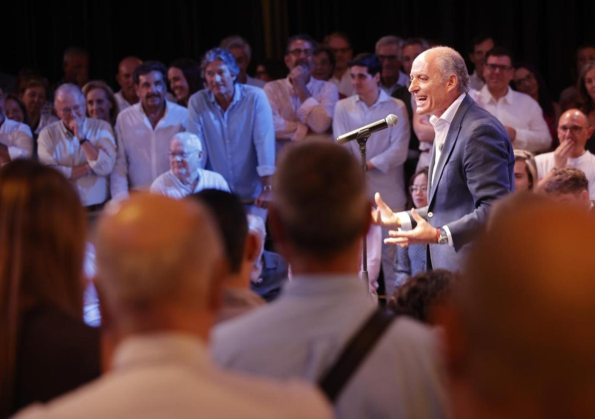 Francisco Camps at the dinner with supporters in Valencia this Wednesday.