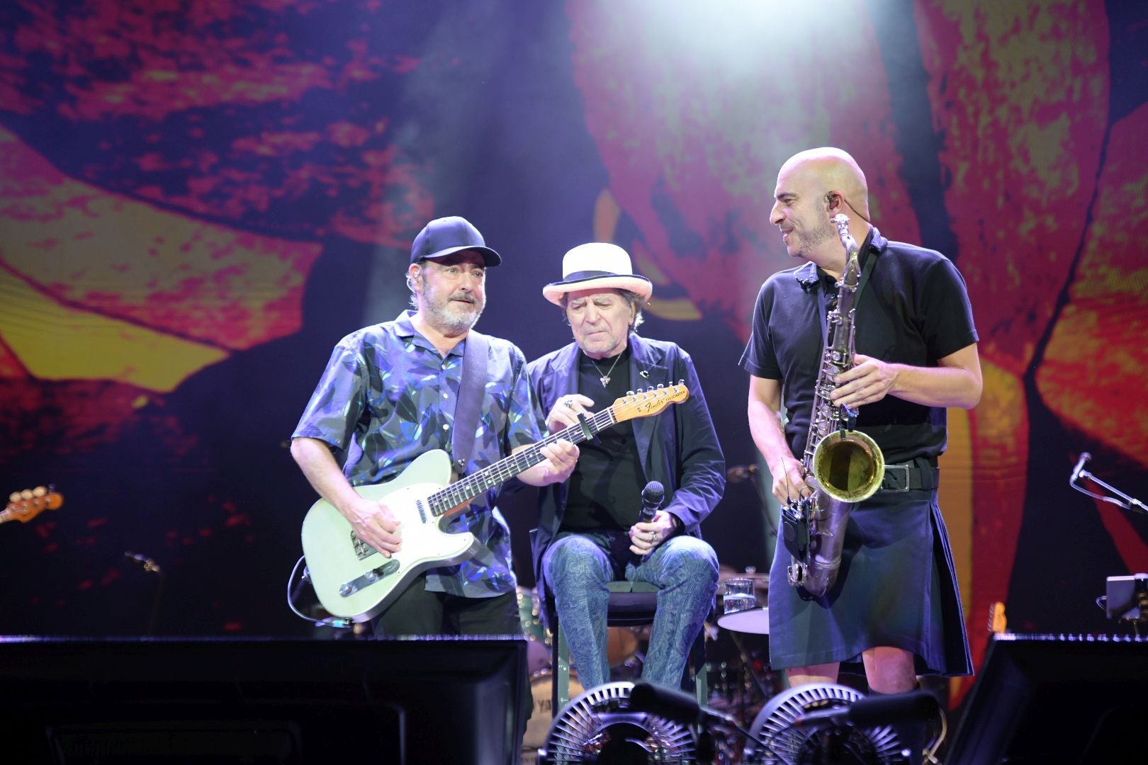 Joaquín Sabina emociona en su primer concierto de despedida en Alicante