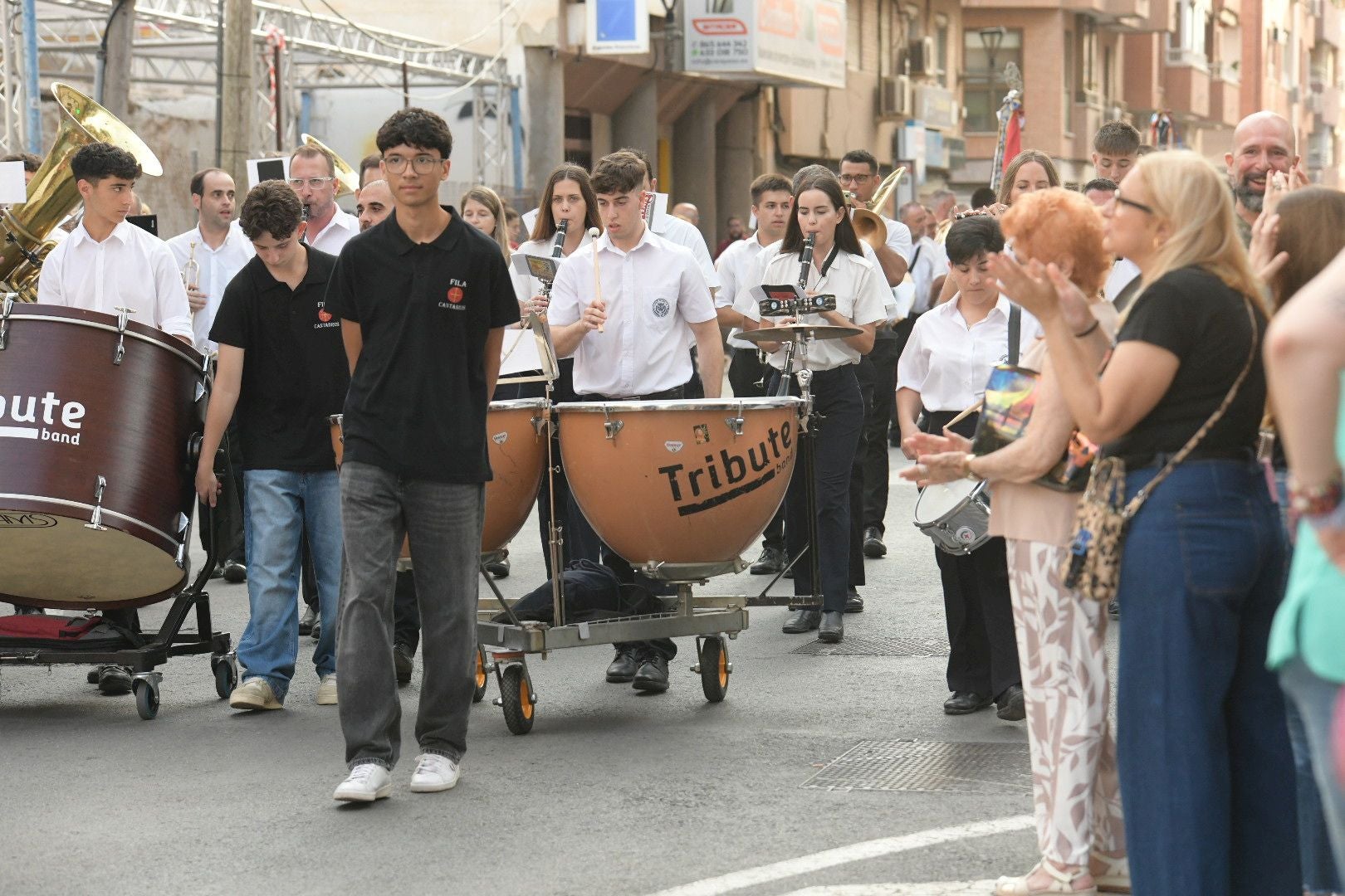 La Entrada de Bandas pone música a las fiestas de Moros y Cristianos de San Blas
