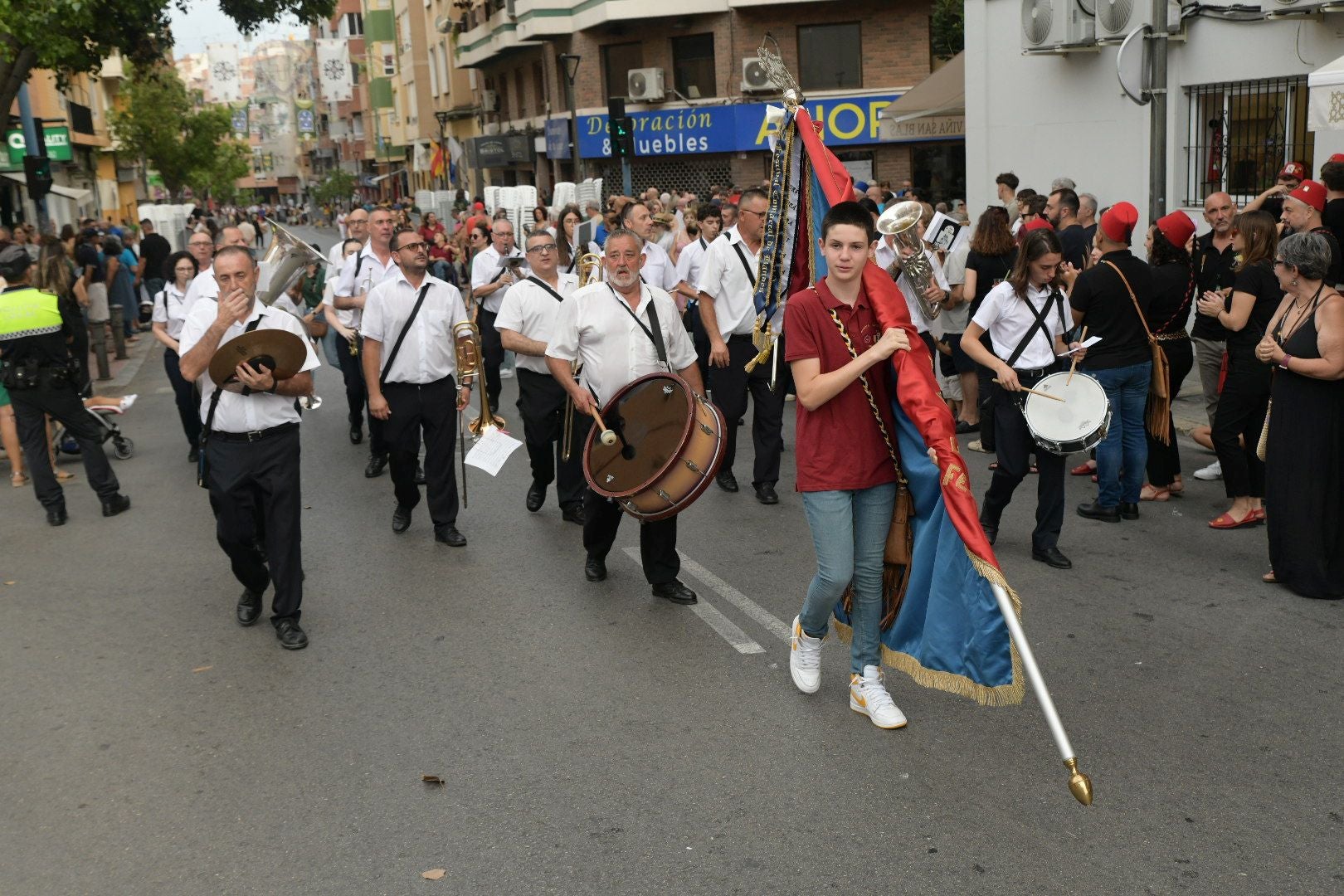 La Entrada de Bandas pone música a las fiestas de Moros y Cristianos de San Blas