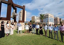 La corporación en la lectura del manifiesto.