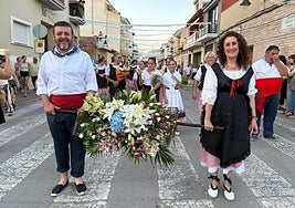 El Campello responde a la ofrenda floral a la Virgen del Carmen